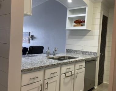 801 River Road - Photo Thumbnail 5