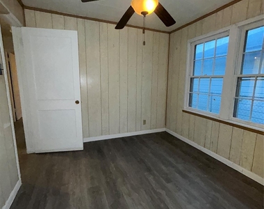 2018 N Avenue H - Photo Thumbnail 10