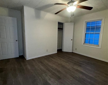 2018 N Avenue H - Photo Thumbnail 7