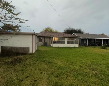 2018 N Avenue H - Photo Thumbnail 21