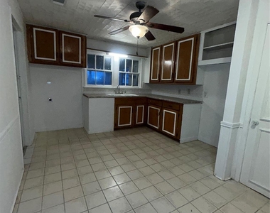 2018 N Avenue H - Photo Thumbnail 17