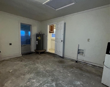 2018 N Avenue H - Photo Thumbnail 18