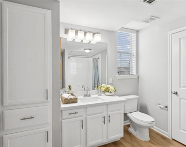 14807 Woodland Hills Drive - Photo Thumbnail 10