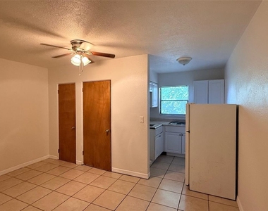 2404 10th Street W - Photo Thumbnail 3