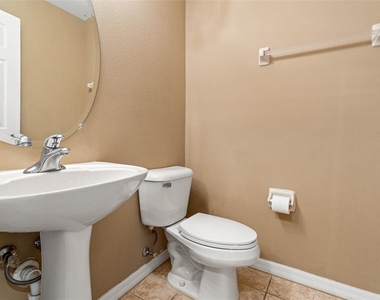 2052 Park Crescent Drive - Photo Thumbnail 10