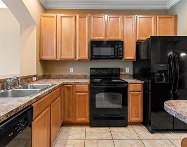 2052 Park Crescent Drive - Photo Thumbnail 13