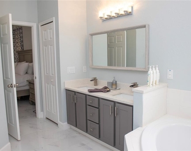 112 Cypress Pointe Court - Photo Thumbnail 12