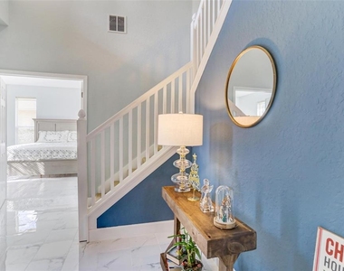 112 Cypress Pointe Court - Photo Thumbnail 9