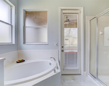 112 Cypress Pointe Court - Photo Thumbnail 27