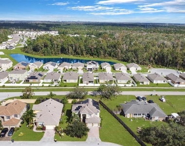 112 Cypress Pointe Court - Photo Thumbnail 5