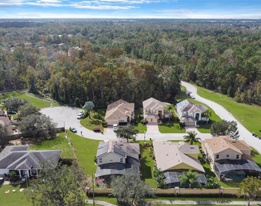 112 Cypress Pointe Court - Photo Thumbnail 3