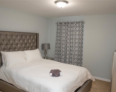 112 Cypress Pointe Court - Photo Thumbnail 25