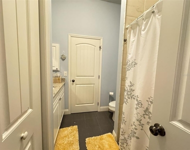 3108 N Wheaton Point - Photo Thumbnail 13