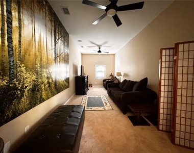 3108 N Wheaton Point - Photo Thumbnail 19