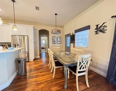 3108 N Wheaton Point - Photo Thumbnail 11