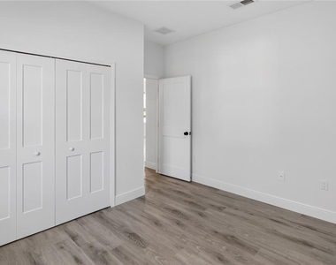 3272 W Fairbank Drive - Photo Thumbnail 10