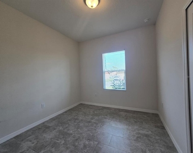 546 Imperial Pl - Photo Thumbnail 11
