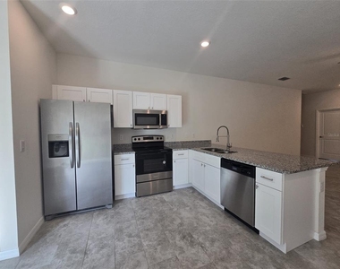 546 Imperial Pl - Photo Thumbnail 5