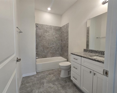 546 Imperial Pl - Photo Thumbnail 8