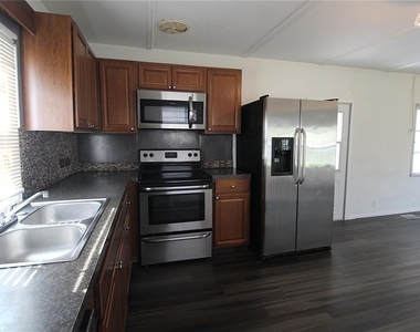 503 51st Avenue W - Photo Thumbnail 3
