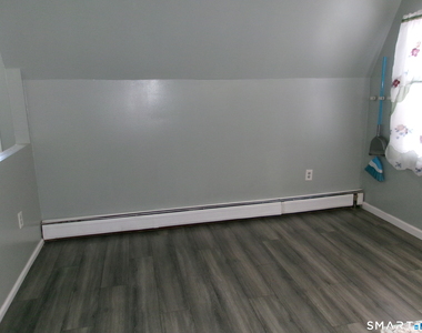 452 Wethersfield Avenue - Photo Thumbnail 2