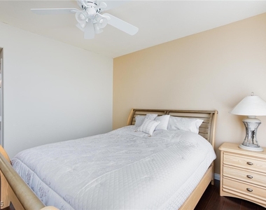 7185 S Durango Drive - Photo Thumbnail 18