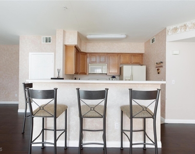 7185 S Durango Drive - Photo Thumbnail 8