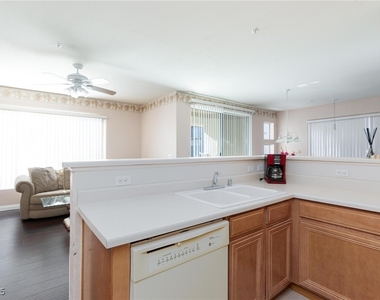 7185 S Durango Drive - Photo Thumbnail 10