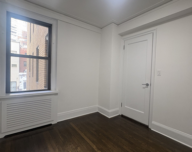  East 38th Street Off Third Ave - Photo Thumbnail 4