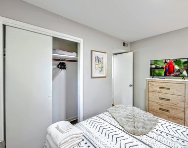 2858 Rosehill Street - Photo Thumbnail 7