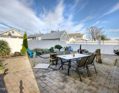 30 Stockton Avenue - Photo Thumbnail 15