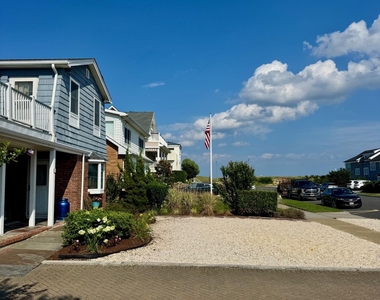 12 York Avenue - Photo Thumbnail 2