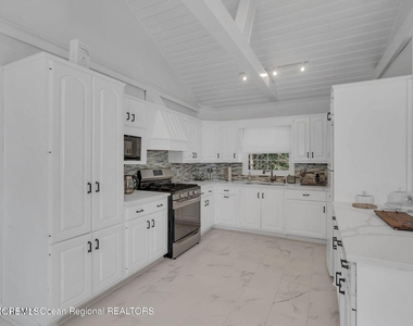 373 W Park Avenue - Photo Thumbnail 6
