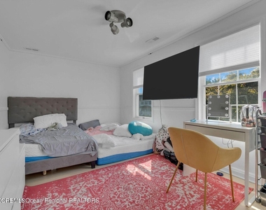 373 W Park Avenue - Photo Thumbnail 17