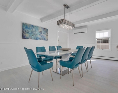 373 W Park Avenue - Photo Thumbnail 3