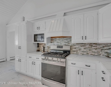 373 W Park Avenue - Photo Thumbnail 5