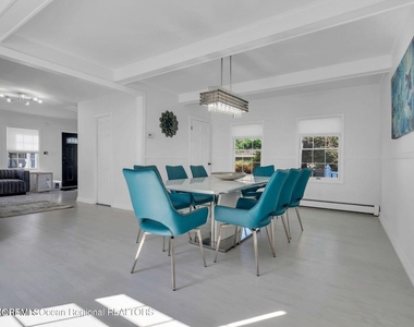 373 W Park Avenue - Photo Thumbnail 4