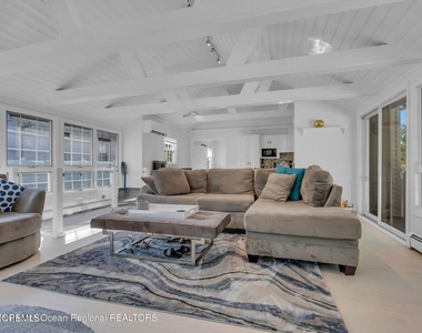 373 W Park Avenue - Photo Thumbnail 10