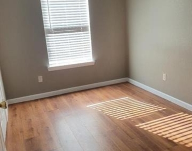 9801-9805 Sycamore Drive - Photo Thumbnail 2