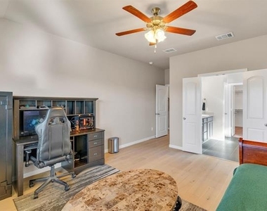 2310 Bellewood Court - Photo Thumbnail 10