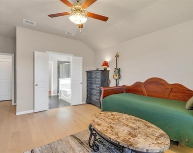 2310 Bellewood Court - Photo Thumbnail 9
