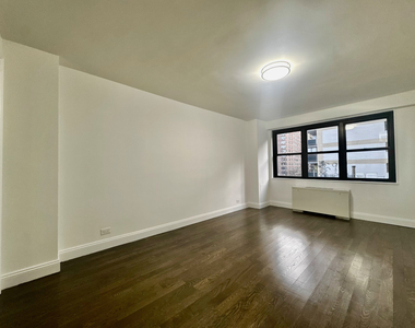 145 East 16th Street - Photo Thumbnail 3
