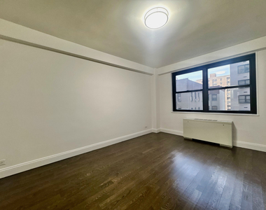 145 East 16th Street - Photo Thumbnail 11
