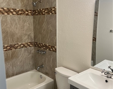 454 E Avenue Q3 - Photo Thumbnail 18