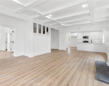2636 S Normandie - Photo Thumbnail 3