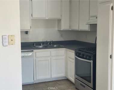 1430 W Badillo - Photo Thumbnail 6