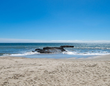25250 Malibu Road - Photo Thumbnail 3