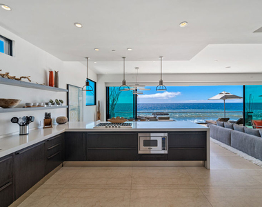 25250 Malibu Road - Photo Thumbnail 21