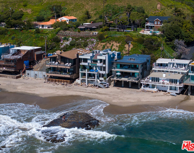 25250 Malibu Road - Photo Thumbnail 5