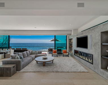 25250 Malibu Road - Photo Thumbnail 14